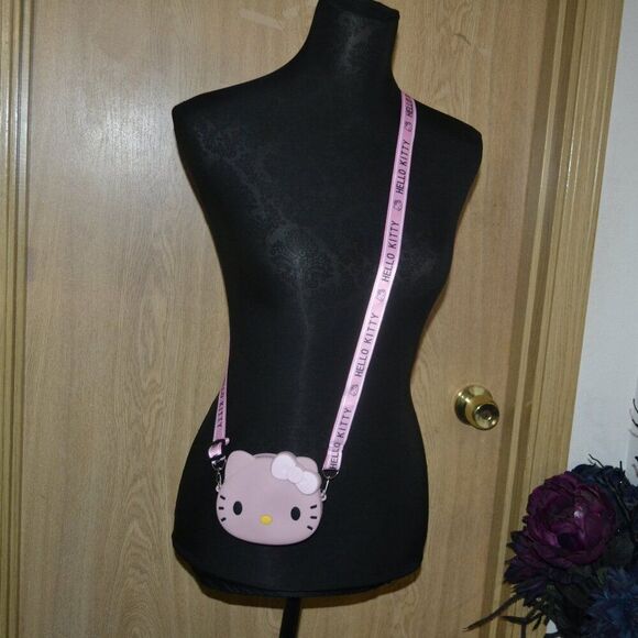 Mini Hello Kitty Pink Crossbody Bag Gift Bundle - Picture 2 of 13